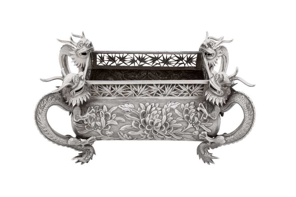 A late 19th / early 20th century Chinese export silver jardinière stand, Shanghai circa 1900, marked Heng Lai, retailed by Tuck Chang of Shanghai