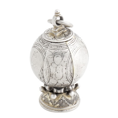 A late 16th / early 17th century unmarked parcel gilt silver pomander