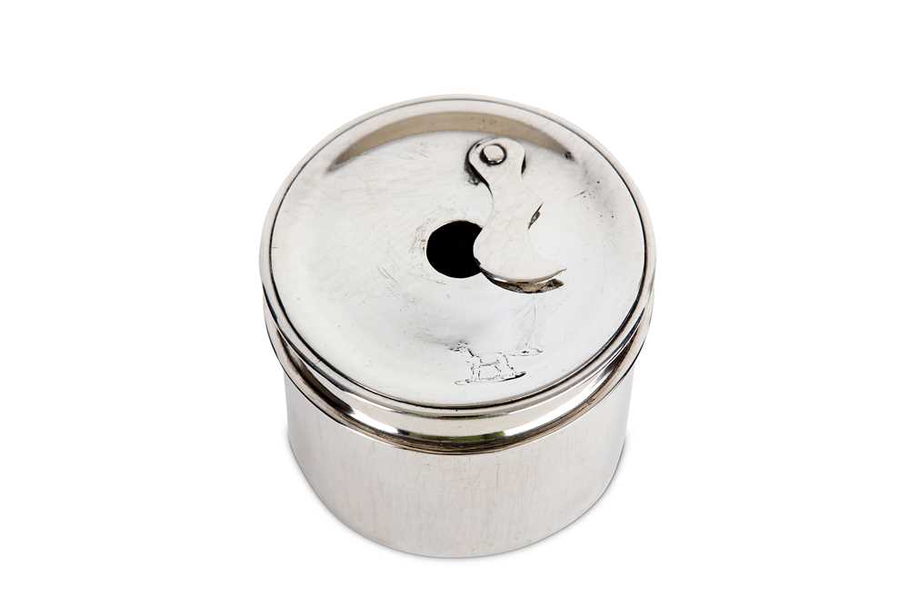 Lot 13 - A George III sterling silver bougie box,...