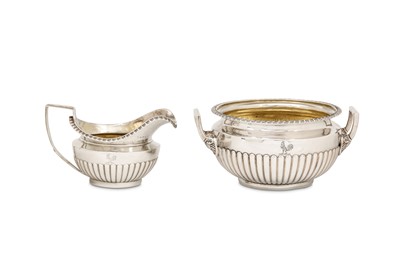 Lot 91 - A George III sterling silver sugar bowl and...