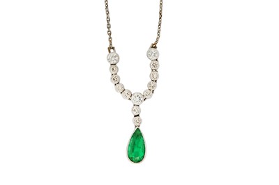 Lot 74 - An emerald and diamond pendant necklace The...