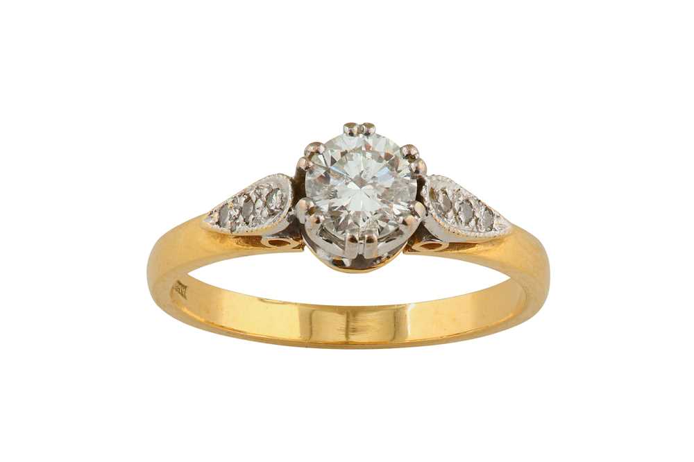 Lot 134 - A single-stone diamond ring The brilliant-cut...