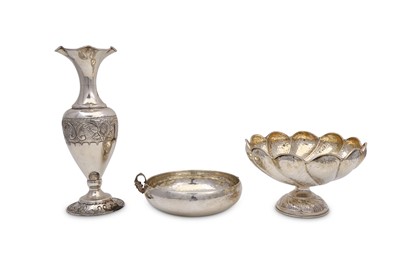 Lot 104 - A 20th century Greek 900 standard silver vase,...