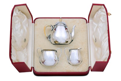 Lot 515 - A cased Victorian sterling silver three-piece...