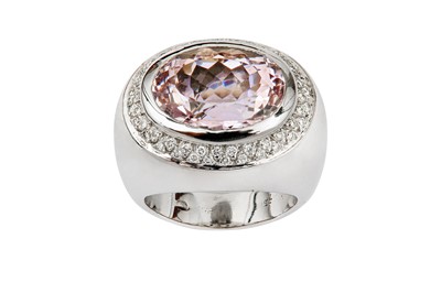 Lot 34 - A kunzite and diamond dress ring The...