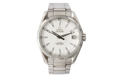Lot 24 - OMEGA.  A MENS STAINLESS STEEL AUTOMATIC...