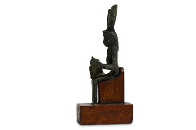 Lot 6 - AN EGYPTIAN BRONZE FIGURE OF ISIS AND HORUS...