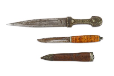 Lot 152 - A WOOD-HILTED OTTOMAN FRUIT DAGGER AND A...