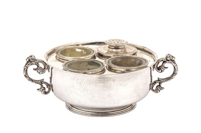 Lot 487 - A George V sterling silver breakfast cruet,...