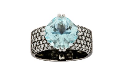 Lot 212 - An aquamarine and diamond ring, diamonds...