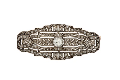 Lot 90 - A diamond brooch The central old brilliant-cut...