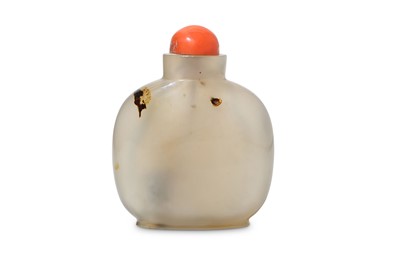 Lot 274 - A CHINESE SILHOUETTE AGATE SNUFF BOTTLE. Qing...