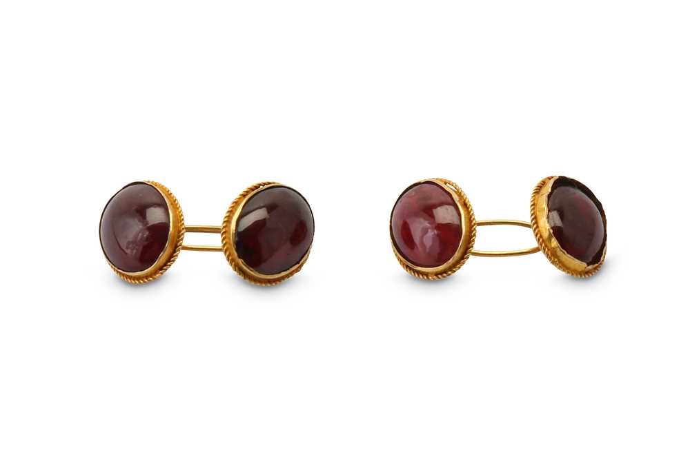 Lot 178 - A PAIR OF GARNET CUFFLINKS, FORMERLY BELONGING...