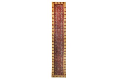 Lot 30 - A FINE ANTIQUE SERAPI RUNNER, NORTH-WEST...