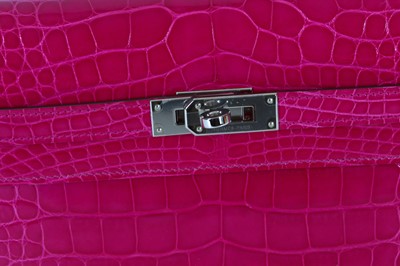 Lot 10 - Hermes Rose Scheherazade Lisse Alligator...