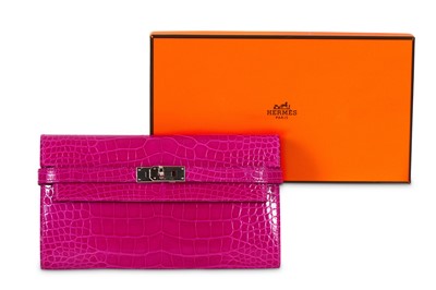 Lot 10 - Hermes Rose Scheherazade Lisse Alligator...