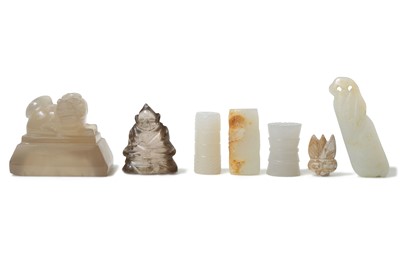 Lot 272 - A SMALL COLLECTION OF CHINESE JADE CARVINGS.