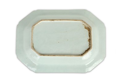 Lot 374 - A CHINESE BLUE AND WHITE 'WILLOW PATTERN'...