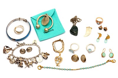Lot 34 - A large collection of jewellery - including...