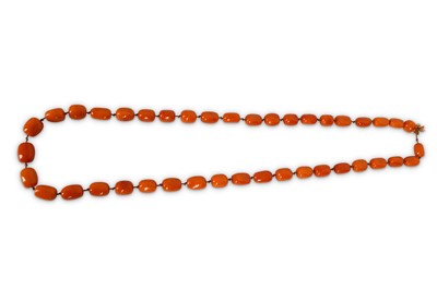 Lot 918 - AN AMBER NECKLACE. Composed of cylindrical...