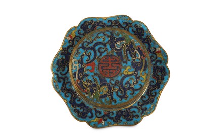 Lot 124 - A CHINESE CLOISONNÉ ENAMEL 'CHILONG' BOX AND...