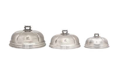 Lot 335 - A graduated set of three William IV old...