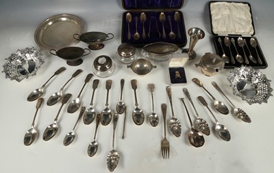 Lot 42 - A mixed collection of British hallmarked...