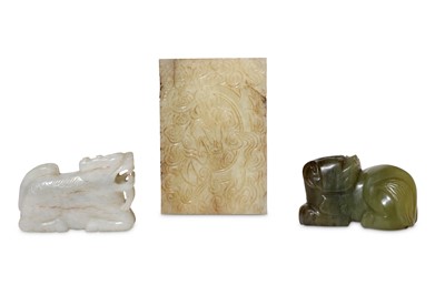 Lot 123 - A collection of Chinese jade carvings,...