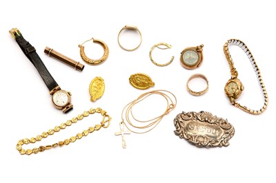 Lot 31 - A collection of jewellery, including two...