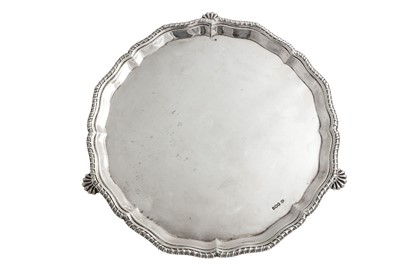 Lot 667 - A George V sterling silver salver, Sheffield...