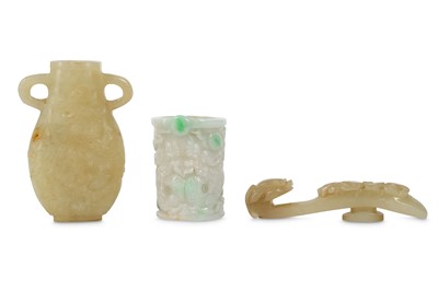 Lot 900 - THREE CHINESE JADE ITEMS. Qing Dynasty....