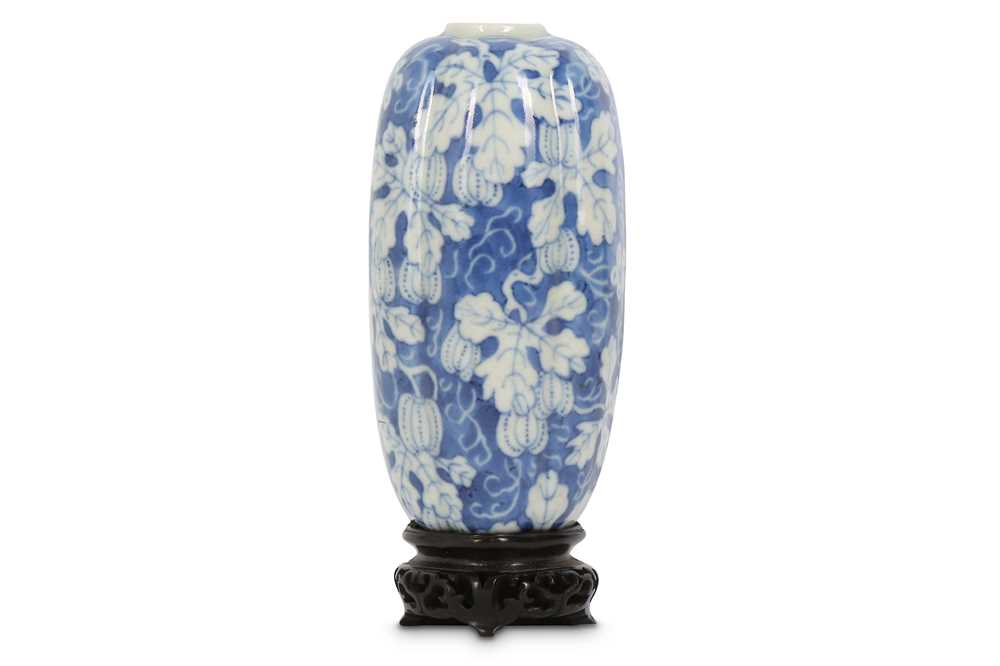 Lot 782 A CHINESE BLUE AND WHITE 'MELON' WALL VASE.