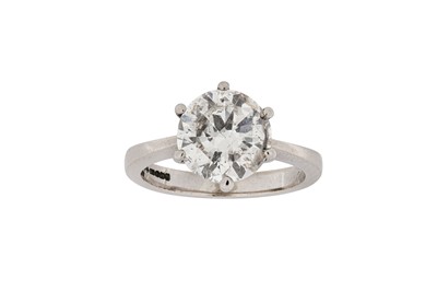 Lot 165 - A diamond single-stone ring The brilliant-cut...