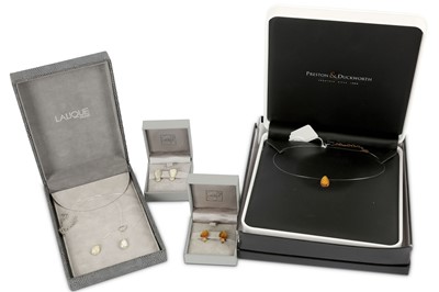 Lot 67 - A Lalique Paris triple Heliconia necklace,...