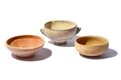 Lot 98 - THREE CYPRIOT TERRACOTTA BOWLS Iron Age -...