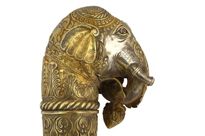 Lot 282 - AN IMPRESSIVE PARCEL-GILT SILVER CEREMONIAL...