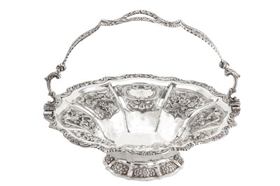 Lot 281 - A William IV Irish sterling silver bread...