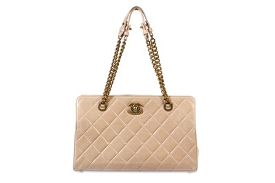 Lot - LOUIS VUITTON Shoulder bag in white leather - Cruise 2014