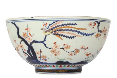 Lot 10 - A LARGE IMARI BOWL. 17th/18th Century....