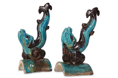 Lot 672 - A PAIR OF CHINESE 'DRAGON FISH' FAHUA ROOF HIP...