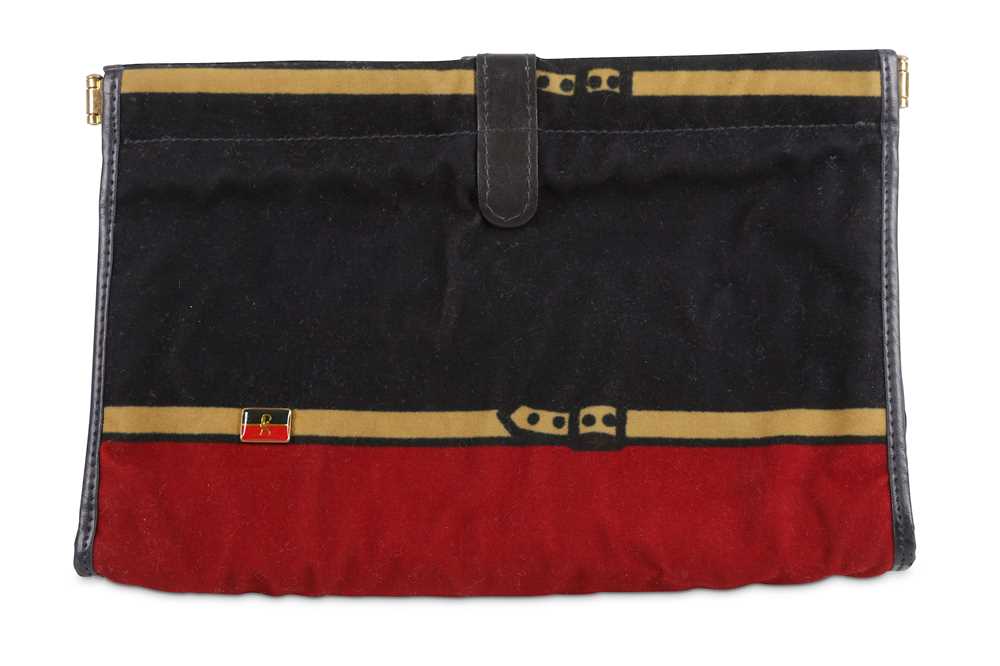 Lot 395 - Ambassador by Roberta di Camerino Vintage...