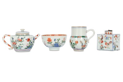 Lot 552 - A COLLECTION OF CHINESE FAMILLE VERTE TEAWARE....