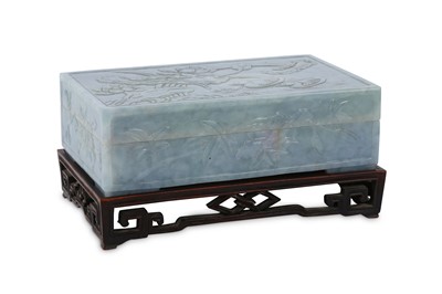 Lot 568 - A CHINESE GREY JADE 'MANDARIN DUCKS' RECTANGULAR BOX AND COVER.