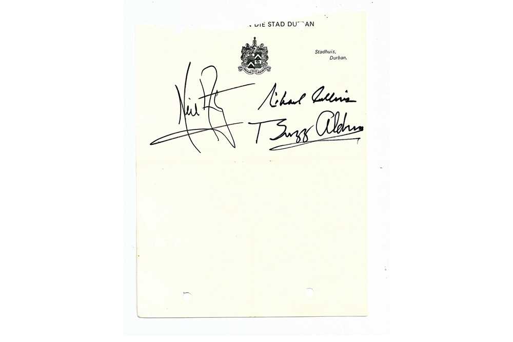 Lot 370 - Apollo 11 Set of black ink signatures of
