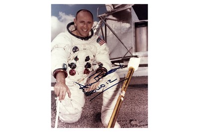 Lot 379 - Apollo 12.- Alan Bean Color semi-glossy photo...