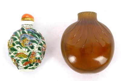 Lot 787 - Two snuff bottles, height 6cm. (2)