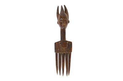 Lot 851 - A LUBA WOOD COMB, DEMOCRATIC REPUBLIC OF CONGO...