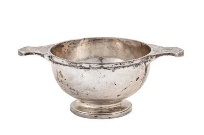 Lot 664 - A George V sterling silver quaich, London 1927...