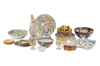 Lot 433 - A good mixed ceramic and glass lot, to include...