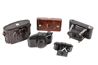 Lot 946 - a group of bakelite viewfinder and folding...